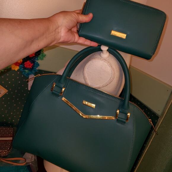 JOY & IMAN NWOT MATCHING SATCHEL BAG  & WALLET COMBO * - Picture 1 of 8